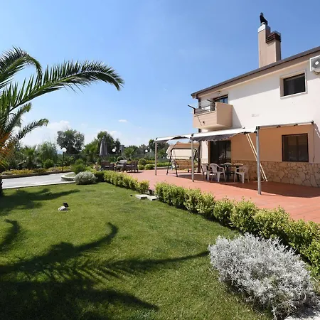 Eden Sassi מלון מטרה